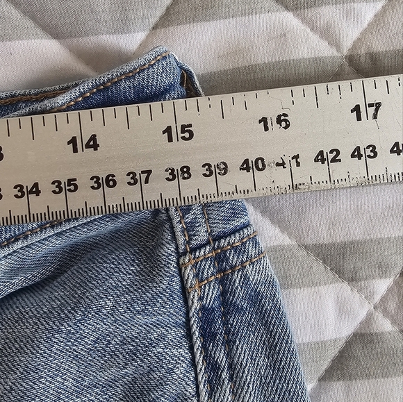 American Eagle AE Highest Rise 90s Boyfriend Jeans Denim sz 12  Distressed - Picture 9 of 9